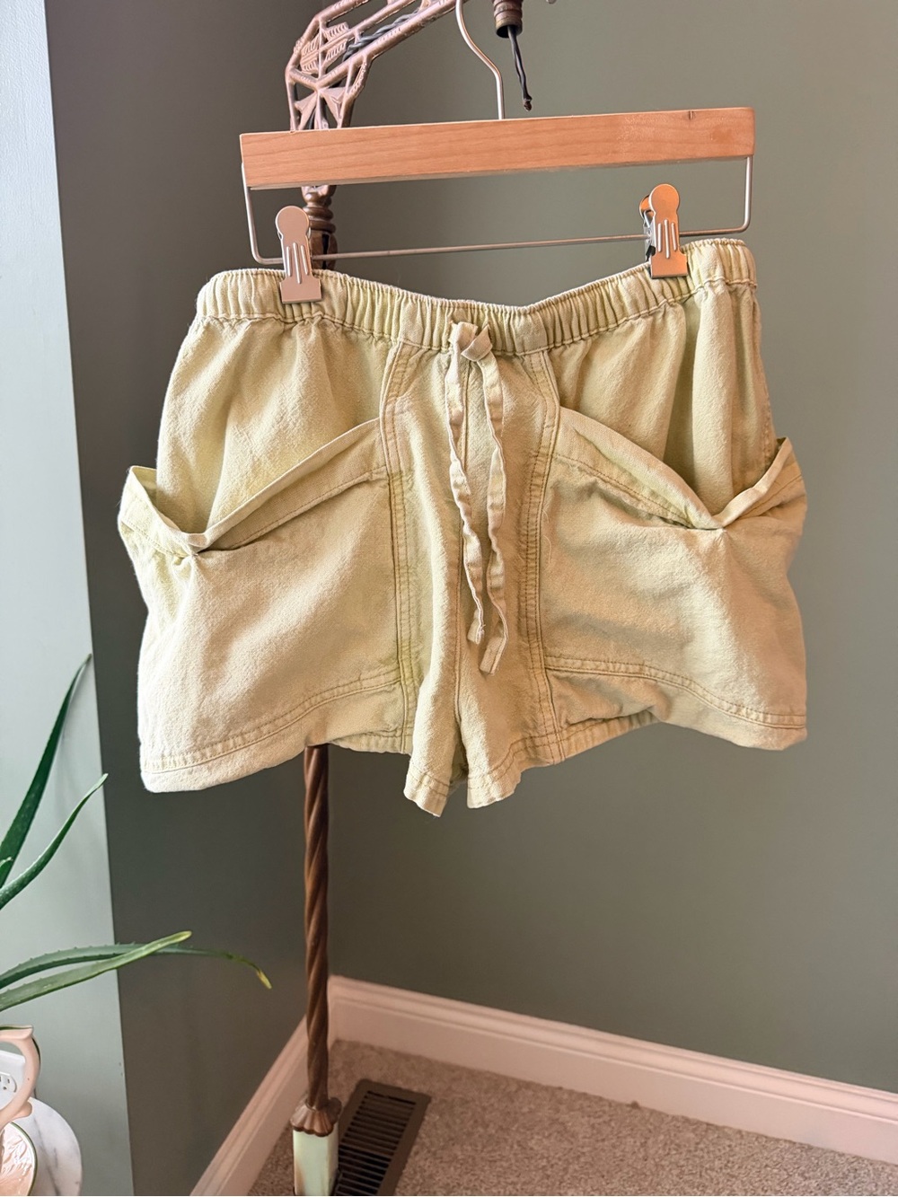 Free People Linen Blend Pull-On Shorts Warm Olive M Oversized Pockets